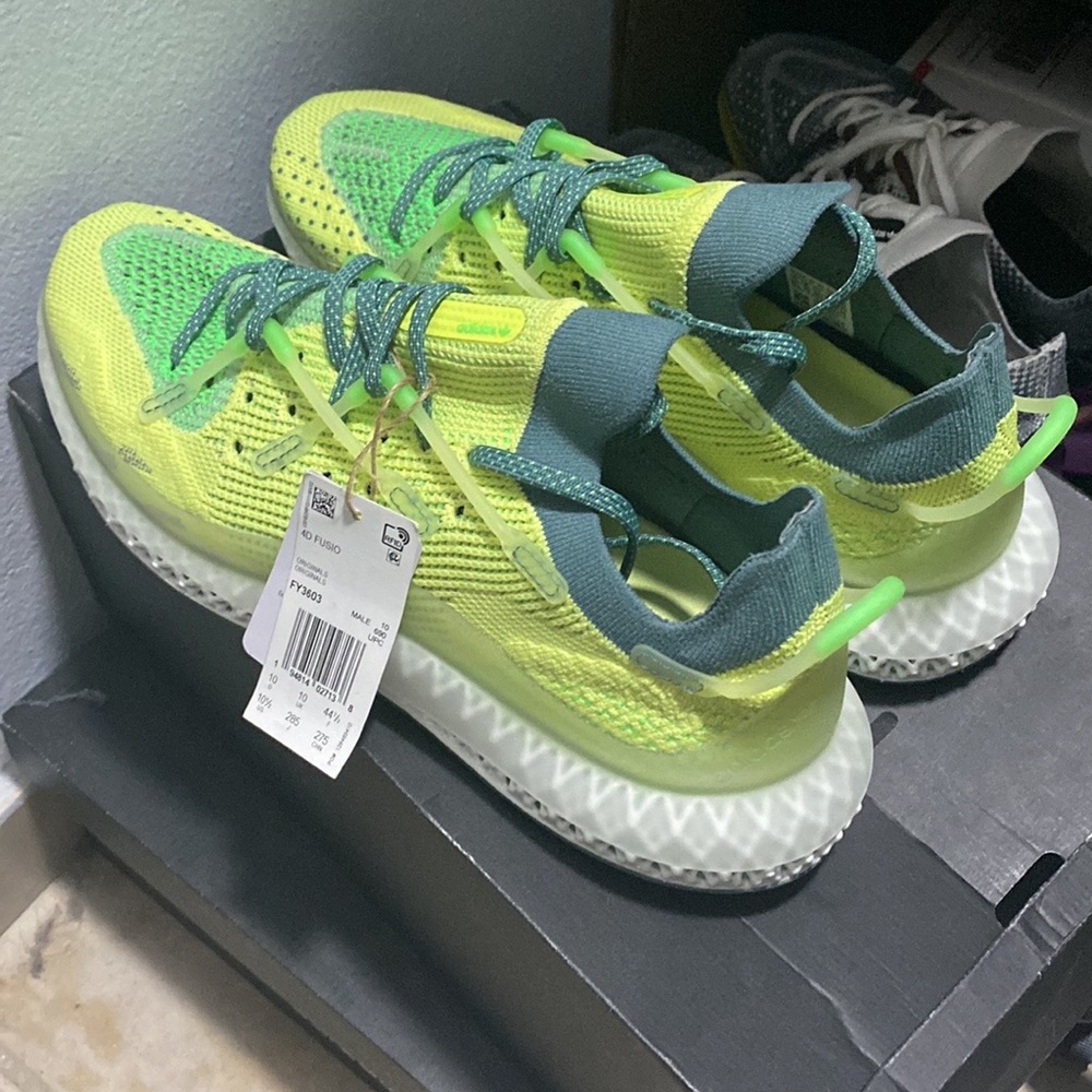 2 pairs of Adidas 4D fusion 10.5